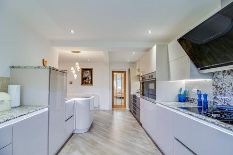 3 Welburn Close, Sandal, Wakefield, WF2 6QZ