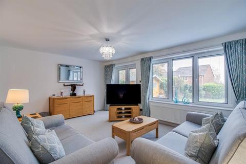 3 Welburn Close, Sandal, Wakefield, WF2 6QZ