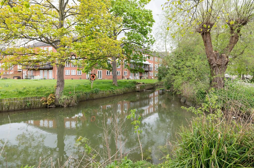 Duckmill Crescent, Bedford... 2 bed apartment for sale £375,000