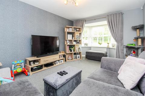 3 bedroom semi-detached house for sale, Field Gate Close, Wakefield WF2