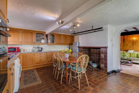 7 Allison Terrace, Kirkhamgate, Wakefield, WF2 0SL