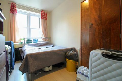 2 bedroom flat for sale, Amhurst Road, London