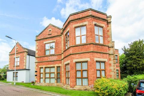 2 bedroom ground floor flat for sale, Sandal Hall Mews, Wakefield WF2