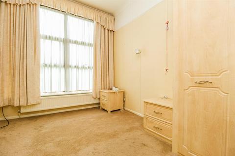 2 bedroom ground floor flat for sale, Sandal Hall Mews, Wakefield WF2