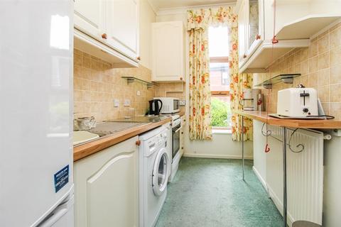 2 bedroom ground floor flat for sale, Sandal Hall Mews, Wakefield WF2