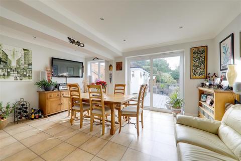 3 bedroom detached house for sale, Broomfield Avenue, Thomas A Becket, Worthing