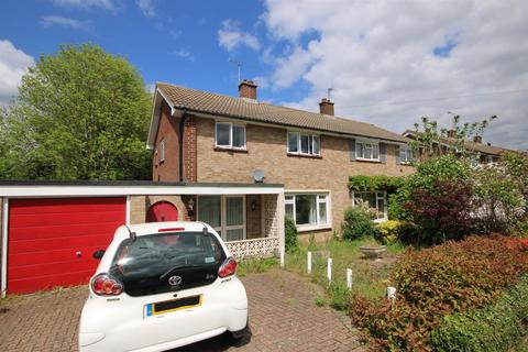 4 bedroom semi-detached house to rent, Blackwell Avenue, Guildford