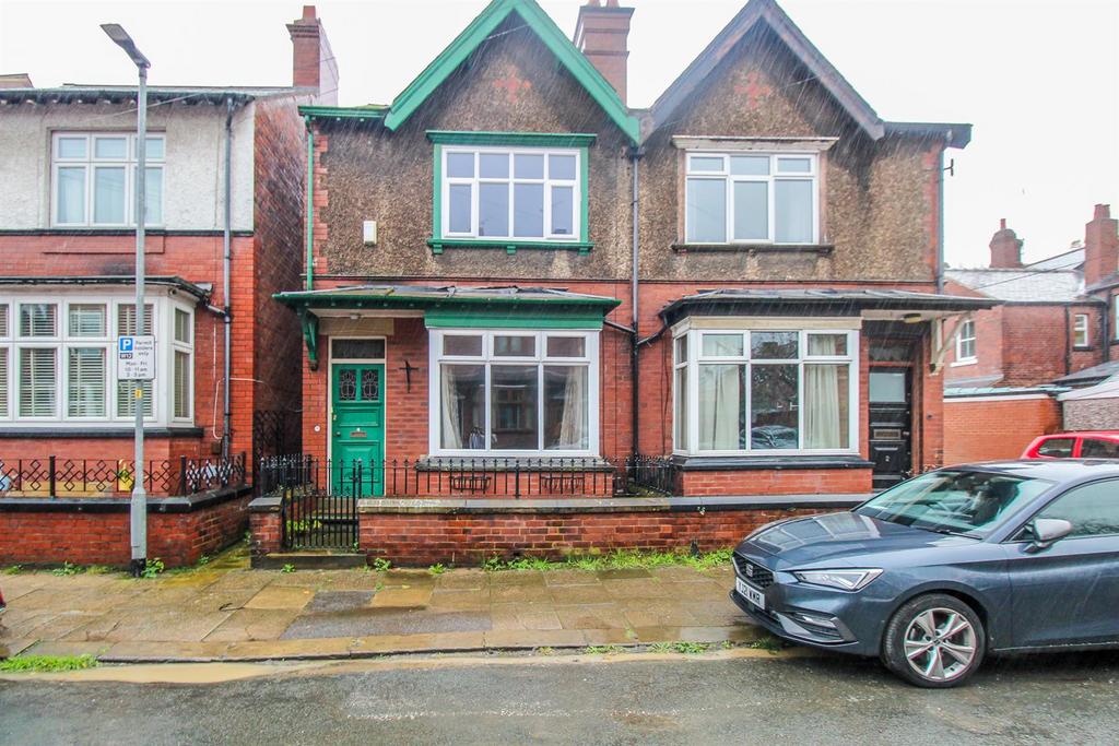 Horne Street, Wakefield WF2 3 bed semidetached house £200,000