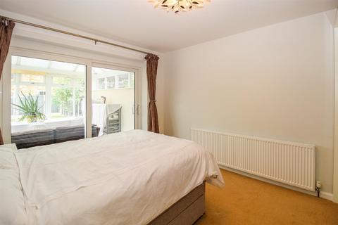 3 Wavell Grove, Wakefield, WF2 6JW