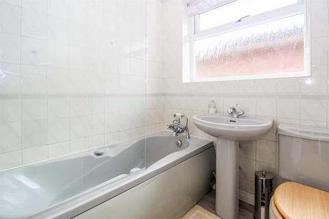 3 Wavell Grove, Wakefield, WF2 6JW
