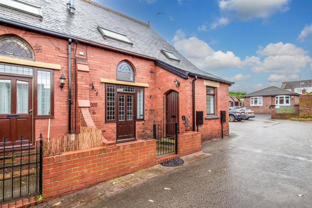 Wesley Hall Court, Wakefield WF3 2 bed cottage for sale £179,000