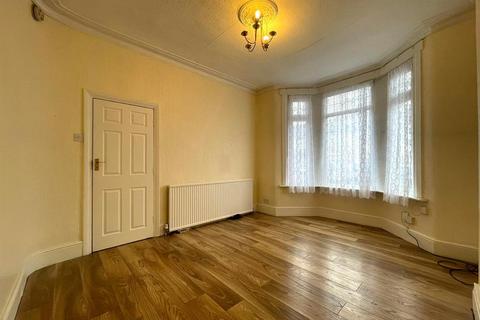 4 bedroom end of terrace house for sale, Ley Street, Ilford
