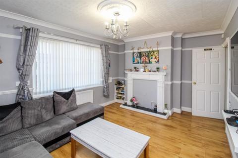13 Warren Avenue, Wakefield, WF2 7JW