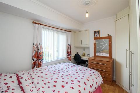 13 Warren Avenue, Wakefield, WF2 7JW