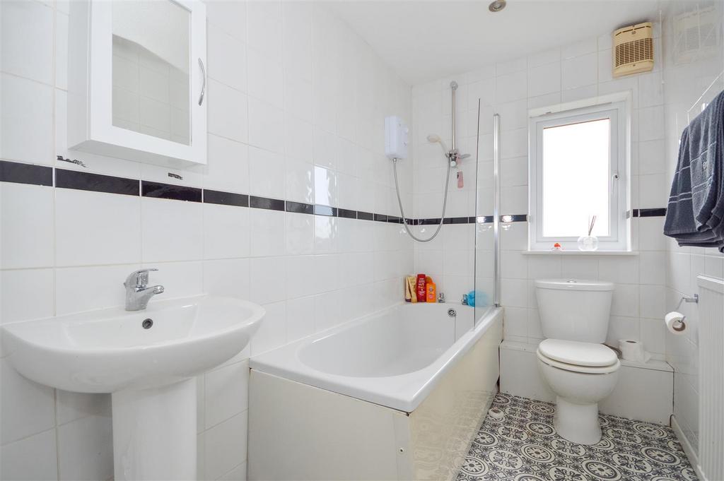 Family bathroom/w.c