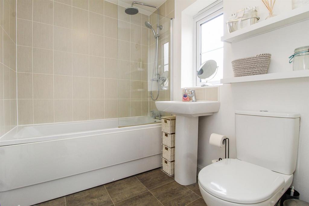 JACK &amp; JILL BATHROOM/W.C.