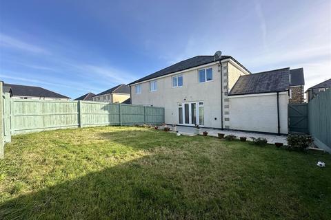 4 bedroom semi-detached house for sale, Penwethers Crescent, Truro
