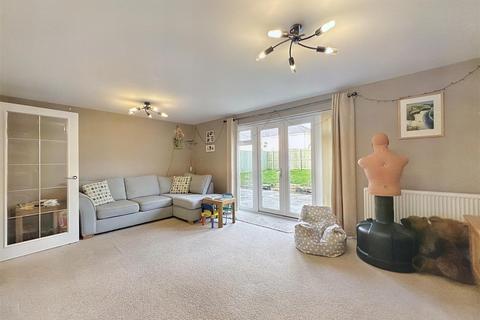 52 Penwethers Crescent, Truro, TR1 3GH