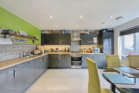 52 Penwethers Crescent, Truro, TR1 3GH