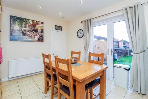 9 Johns Avenue, Lofthouse, Wakefield, WF3 3LX
