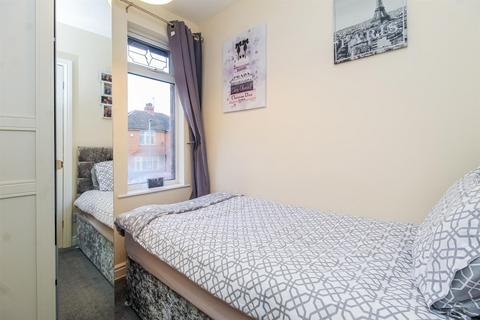 9 Johns Avenue, Lofthouse, Wakefield, WF3 3LX