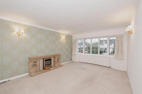 11 The Hayes, Epsom, KT18 6HB