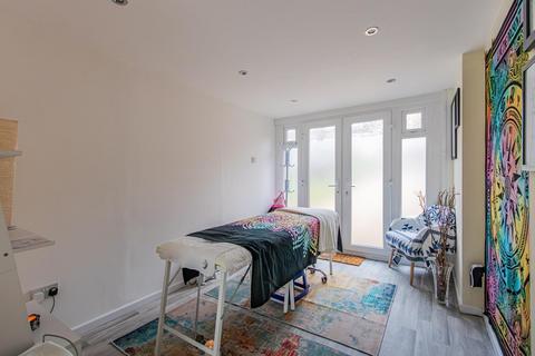 21 Barberry Rise, Penarth, CF64 2RB