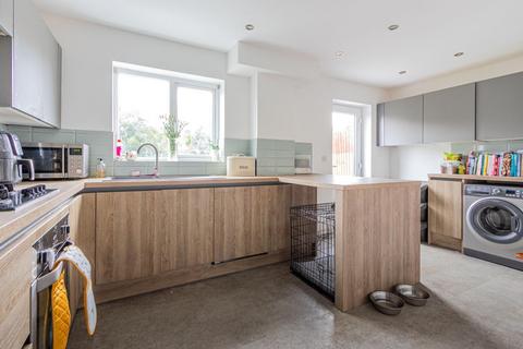 10 Plas Gwernen, Barry, CF63 1AR