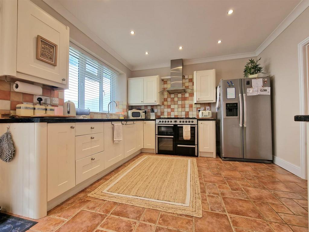 Kitchen 2