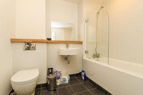 2 bedroom penthouse for sale, Hebble Wharf, Wakefield WF1