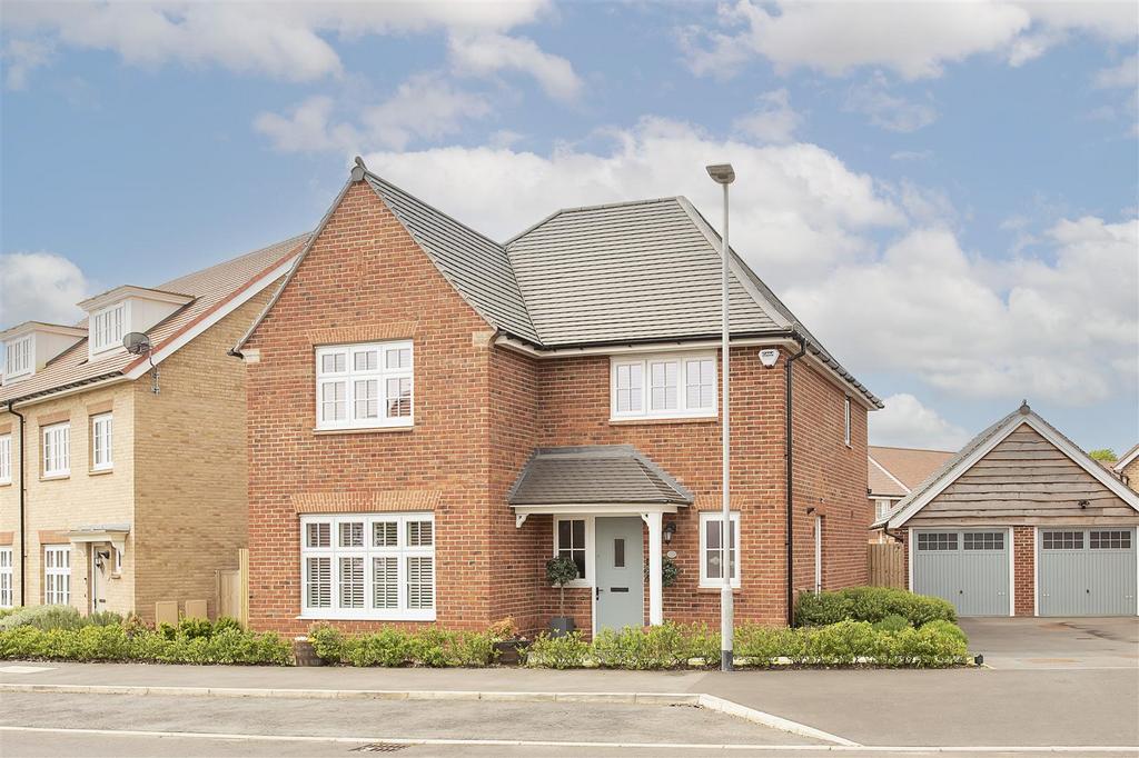 Mallard Crescent, Caddington, Luton 4 bed detached house for sale £