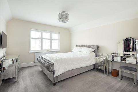 83 Mallard Crescent, Caddington, Luton, LU1 4FR