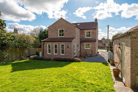 4 bedroom detached house for sale - High Street, Thornton Le Clay, York