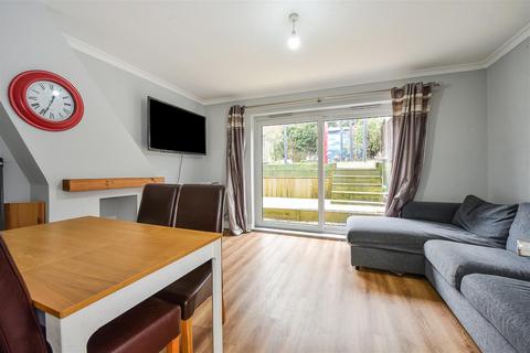 3 bedroom end of terrace house for sale, Dene Road, Andover