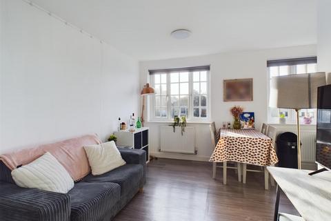 4 bedroom property to rent - Melville Road, Hove