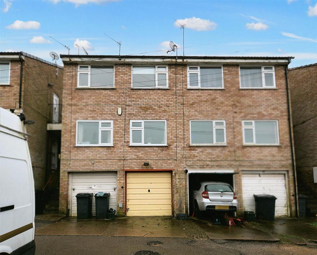 Beckett Court, Gedling, Nottingham 2 bed for sale £120,000