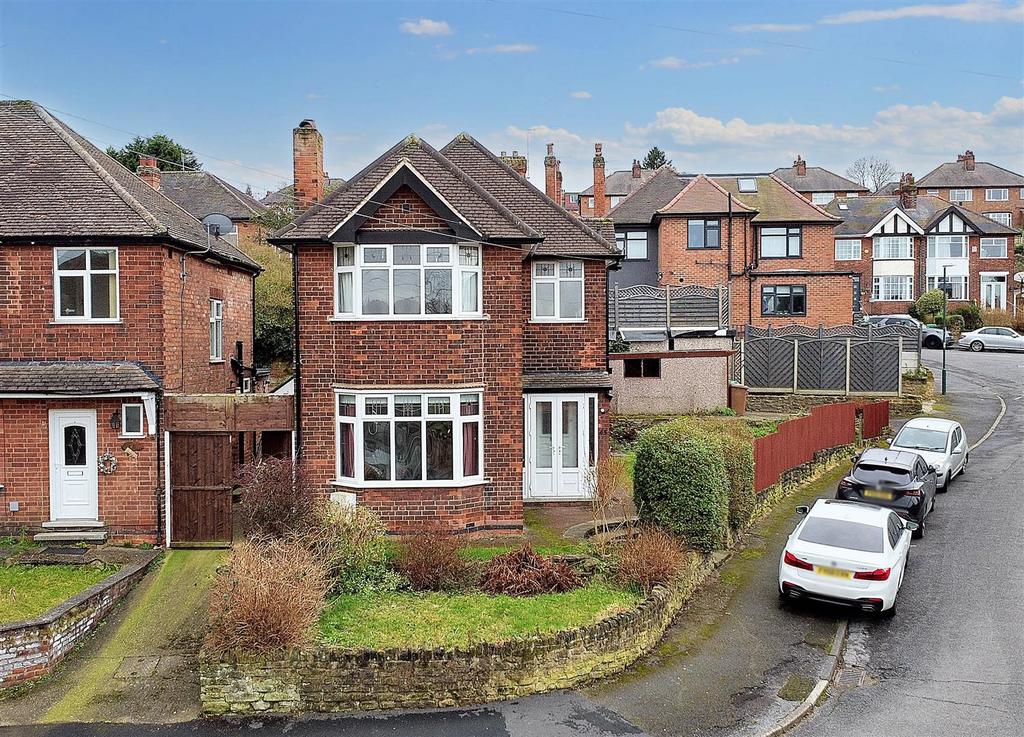 Valmont Road, Nottingham 3 bed detached house for sale £300,000