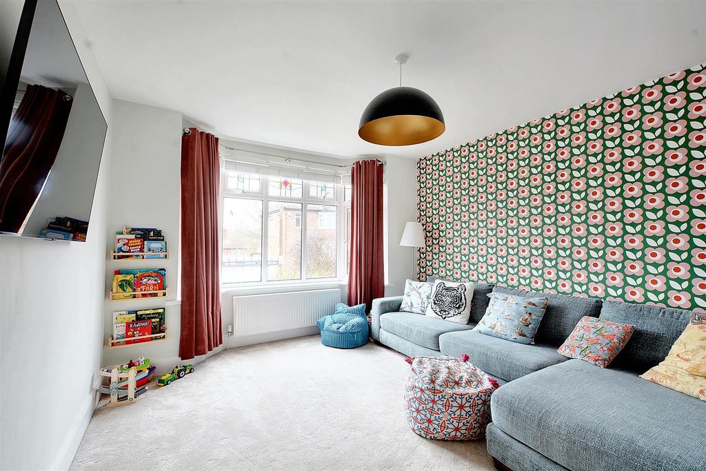 Valmont Road, Nottingham 3 bed detached house for sale £300,000