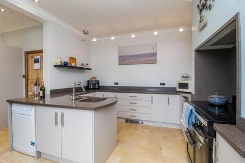 49 First Avenue, Wakefield, WF1 2HS