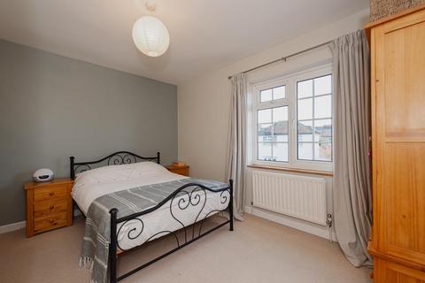 20 Lintons Lane, Epsom, KT17 1DD