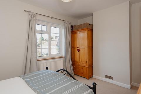 20 Lintons Lane, Epsom, KT17 1DD