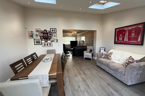 117 Lees Road, Ashton-under-lyne, OL6 8BJ