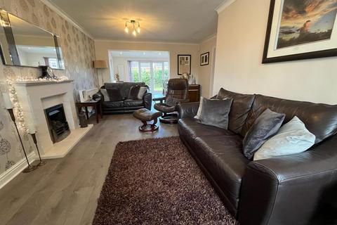 117 Lees Road, Ashton-under-lyne, OL6 8BJ