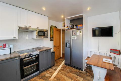 8 Lake Lock Drive, Stanley, Wakefield, WF3 4HL
