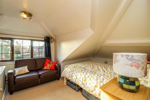 8 Lake Lock Drive, Stanley, Wakefield, WF3 4HL