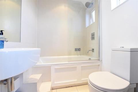 2 bedroom flat to rent, Upper Richmond Road West, East Sheen, SW14