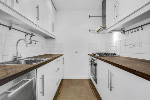 2 bedroom flat to rent, Upper Richmond Road West, East Sheen, SW14