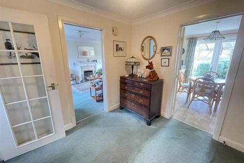 33 Apostle Way, Bishopdown, Salisbury, SP1 3GS
