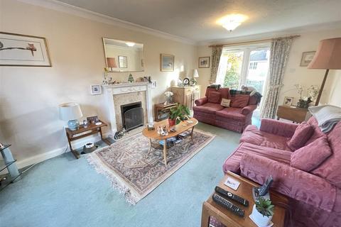 33 Apostle Way, Bishopdown, Salisbury, SP1 3GS