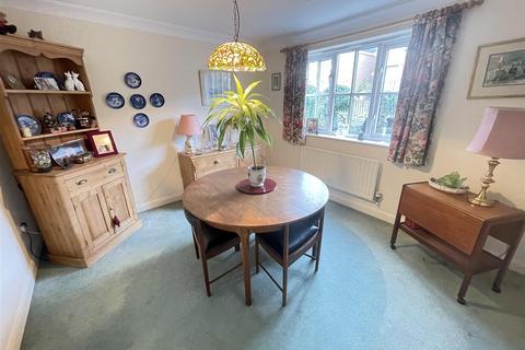 33 Apostle Way, Bishopdown, Salisbury, SP1 3GS